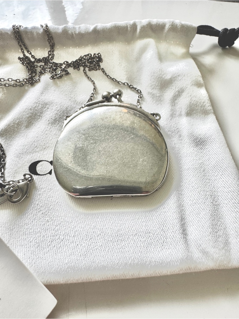 NWT COACH Limited Edition Runway Kisslock Coin Purse Pendant Necklace Long Chain